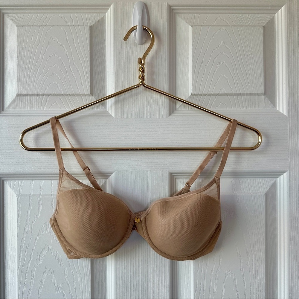 Natori Women’s Bra, Nude, with mesh overlay. Size 36B